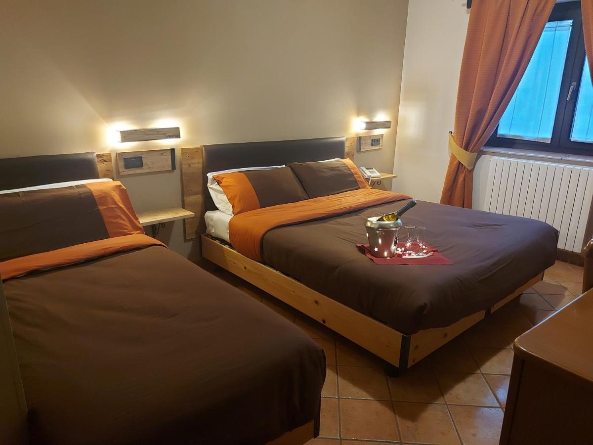 Hotel Altopiano Delle Rocche Rocca di Mezzo Eksteriør billede